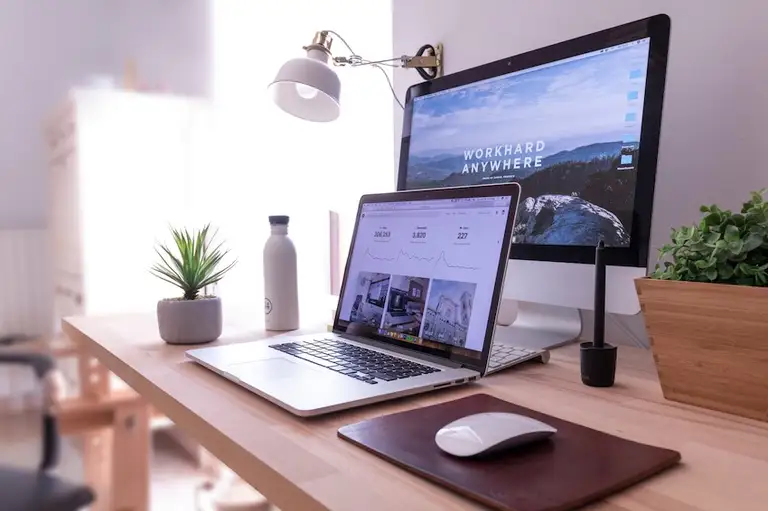 working form home clean desk