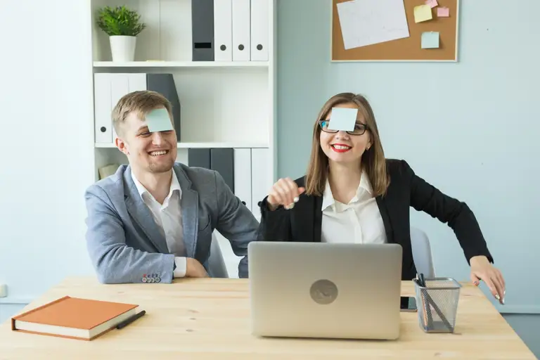 ten-holiday-office-party-games-that-everyone-will-like