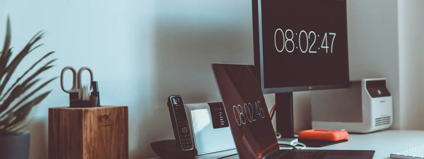 Labor Hours Calculator: Definition + 4 Best Tools