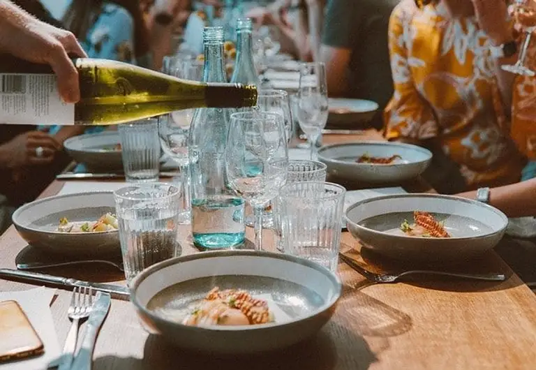team building games in restaurants