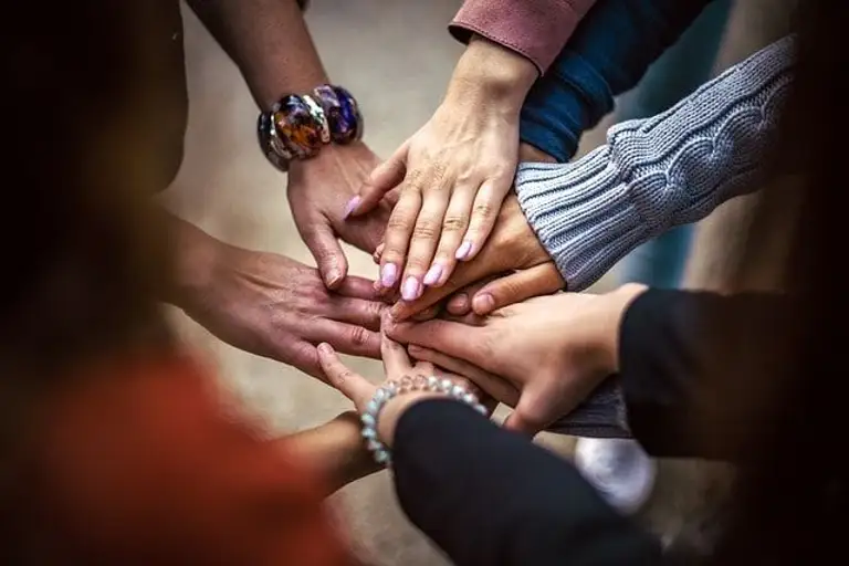 top restaurant team building games