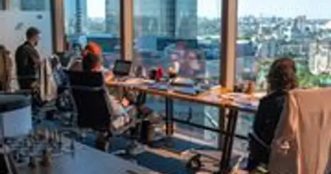 How does HR outsourcing reduce costs? A practical guide for small businesses